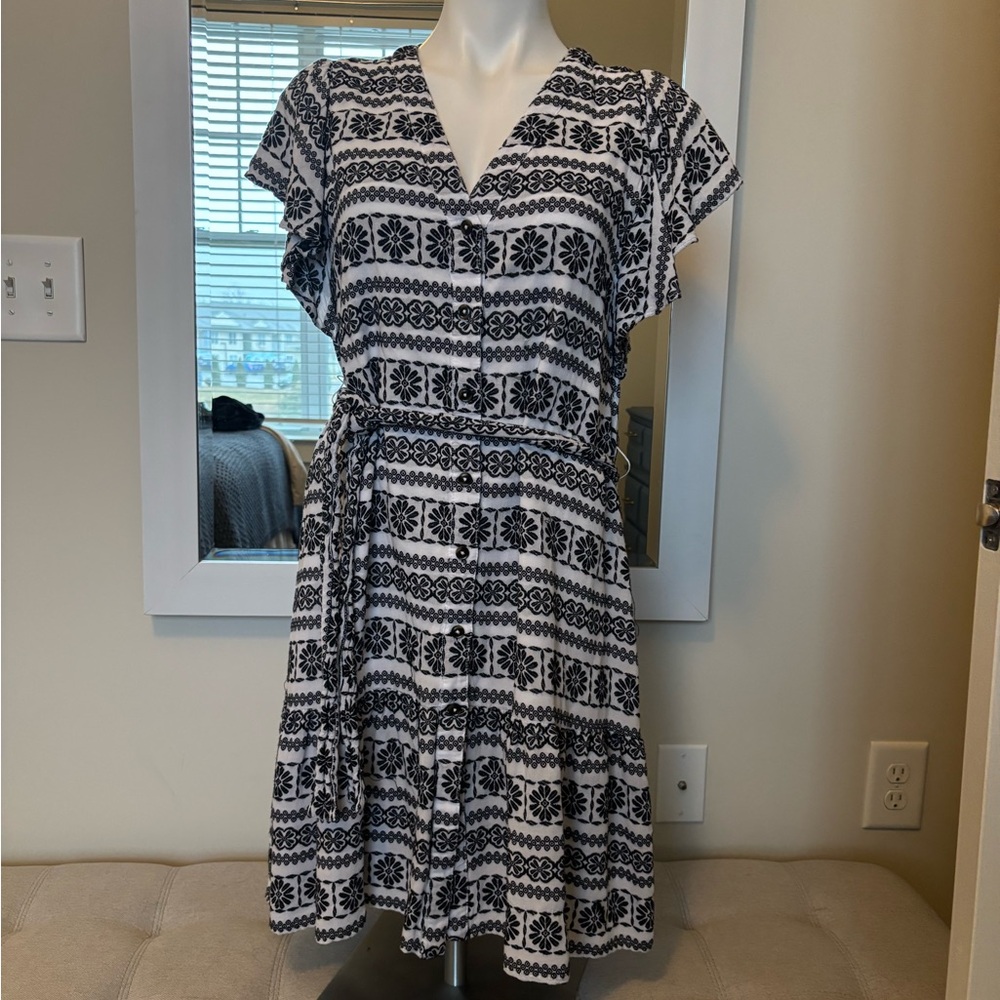 Ann Taylor Monochrome Floral Dress